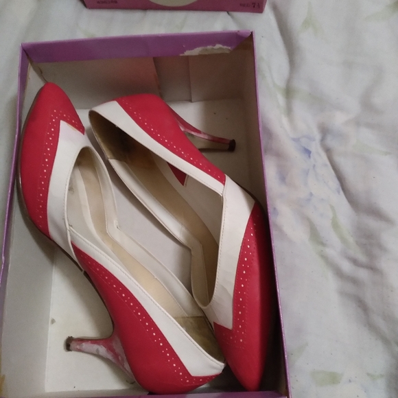 Shoes - Picture 3 of 7